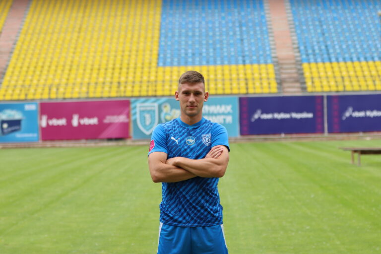 Ближче до гравців «Вікторії»: Максим Сасовський «Моя найбільша мрія – одягнути футболку національної Збірної»