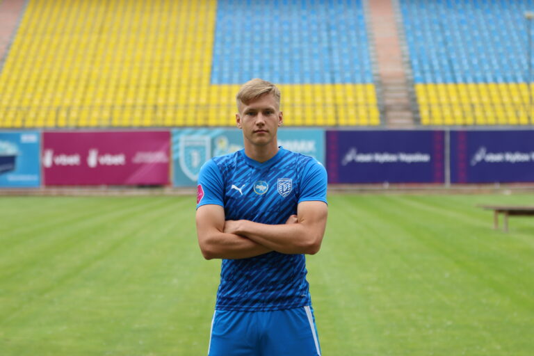 Ближче до гравців «Вікторії»: Максим Євпак – «Бути футболістом «Вікторії» це змога представляти команду із Сумщини»